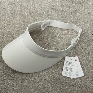 Lululemon fast paced run visor NWT